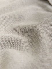 لون محايد - بياقة صغيرة - قميص كم قصير كتان مخلوط قطن - صورة 7 من 8