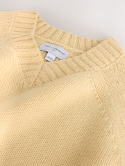 Butter Yellow 100% Lambswool N.Premium V-Neck Jumper - Image 8 of 8