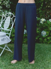 كحلي عميق - بنطلون منزلي مريح منسوج من Laura Ashley - Image 2 of 5