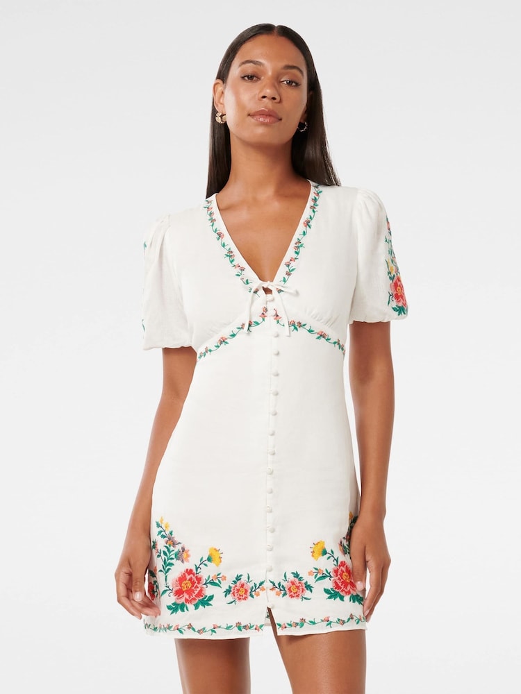 Forever New Pure Linen Veanne Embroidered Tea Mini Dress - Bild 1 von 5 Forever New Pure Linen Veanne Embroidered Tea Mini Dress - Bild 1 von 5