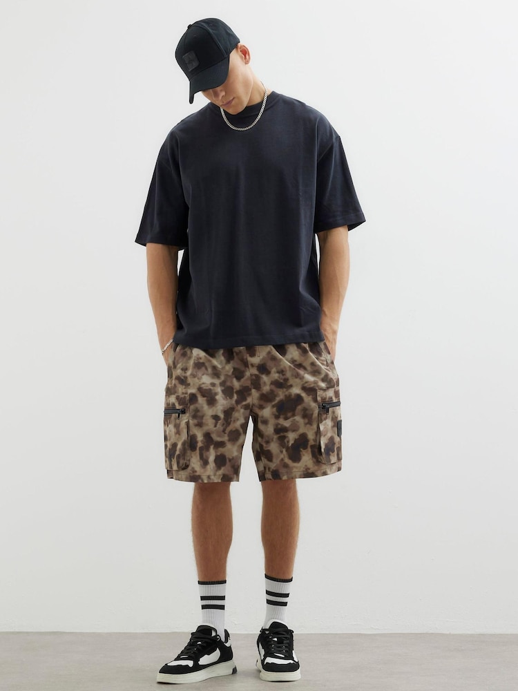 River Island Loose Fit Camouflage Cargo Shorts - Изображение 1 из 4