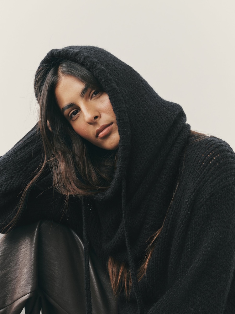 أسود - Nothing Ordinary Knitted Hooded Snood With Wool - صورة 2 من 7 أسود - Nothing Ordinary Knitted Hooded Snood With Wool - صورة 2 من 7