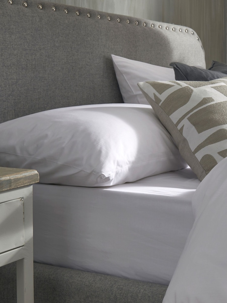 The Fine Bedding Company White Plain Dye Fitted Sheets - Image 1 of 4 The Fine Bedding Company White Plain Dye Fitted Sheets - Image 1 of 4