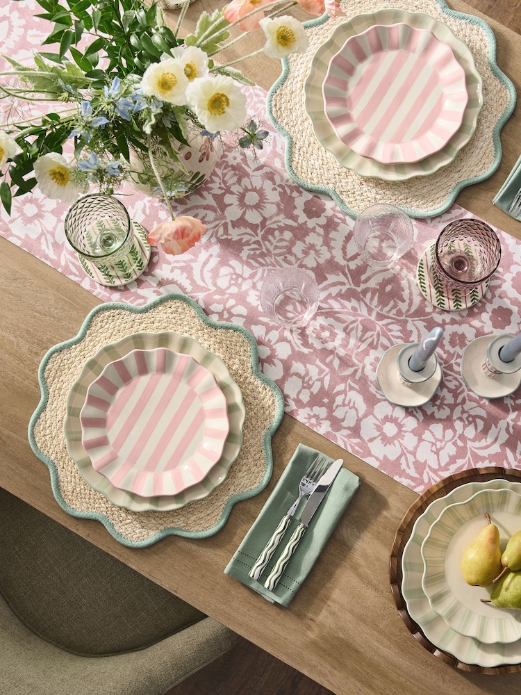 16 Piece Green Ceramic Handle Wiggle Pattern Cutlery - Image 5 of 5