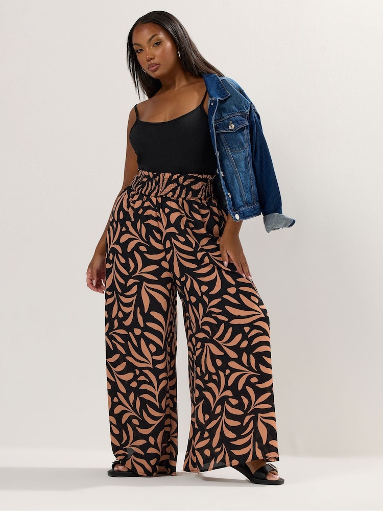 črna - Yours Curve Shirred Waist v širokem kroju; s širokimi hlačnicami hlače - Slika 2 iz 5 črna - Yours Curve Shirred Waist v širokem kroju; s širokimi hlačnicami hlače - Slika 2 iz 5