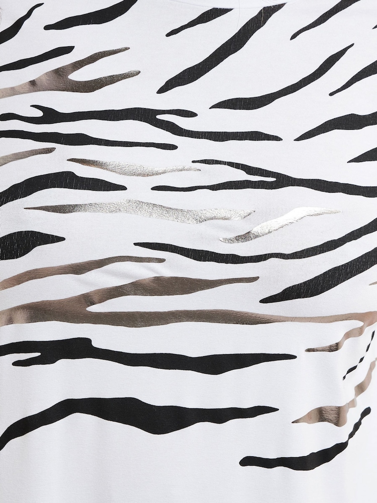 Yours Curve White Animal Print T-Shirt - Image 5 of 5