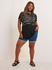 Yours Curve Black Animal Print T-Shirt - Image 2 of 5