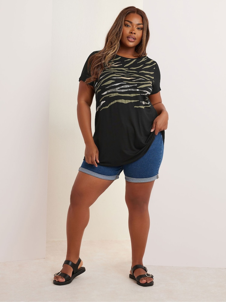 Yours Curve Black Animal Print T-Shirt - Image 2 of 5