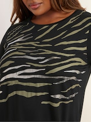 Yours Curve Black Animal Print T-Shirt - Image 4 of 5