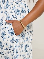 Yours Curve Blue Ditsy Print Maxi Dress - Image 4 of 5