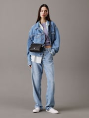 Schwarz - Calvin Klein Minimal Monogram Camera Bag - Bild 5 von 5