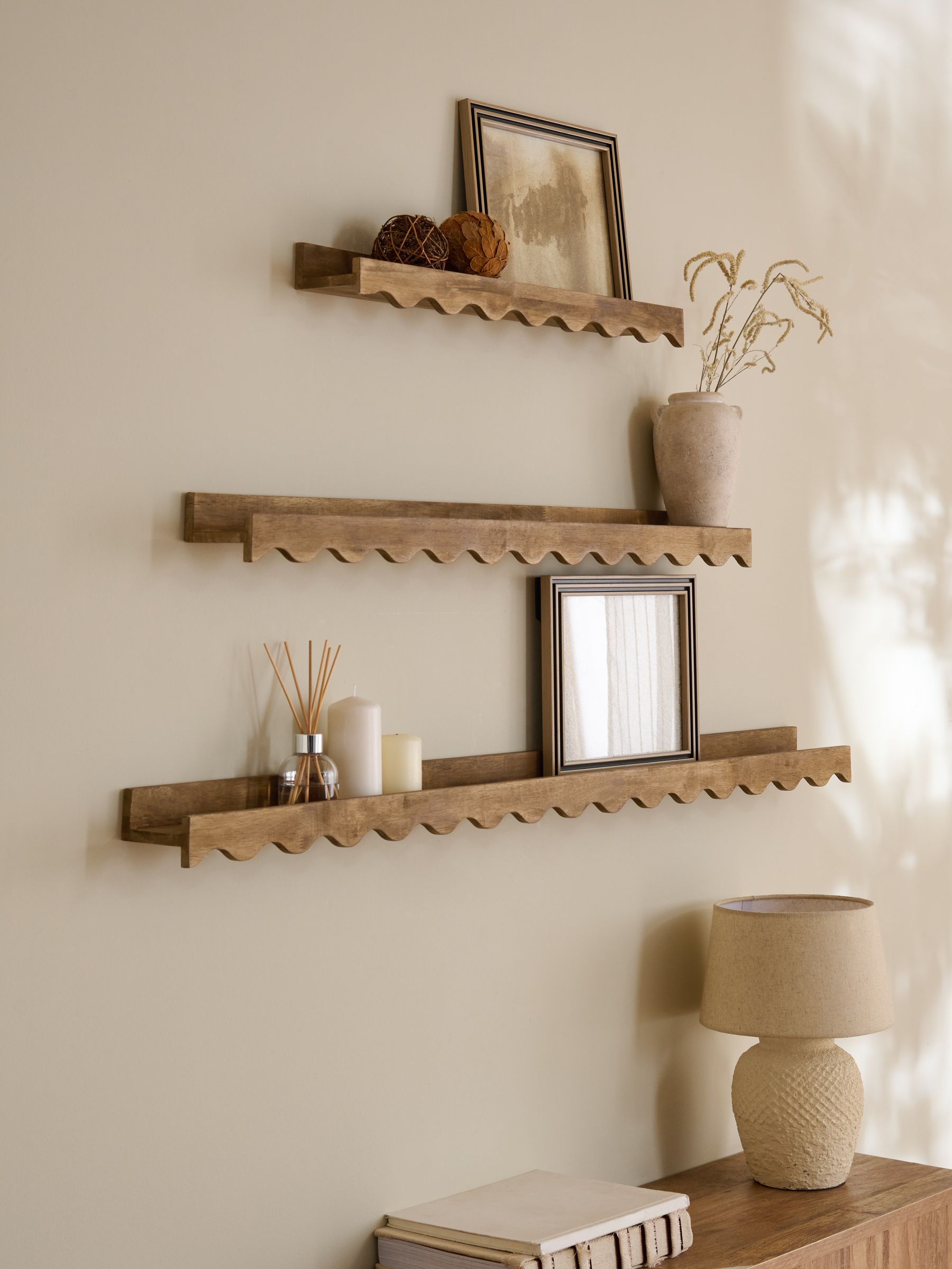 Wood Wavy Picture Wall Shelf