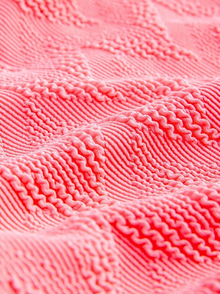 Neonkorallenrosa Texturiert - Figurformender Badeanzug mit U-Ausschnitt - Bild 8 von 8