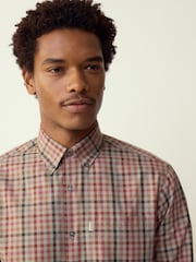 لون محايد مربعات - قميص أكسفورد تلبيس قياسي بأزرار سهل الكي - صورة 4 من 7