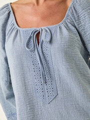 Vestido Roman Petite com Acabamento em Renda - Imagem 5 de 5