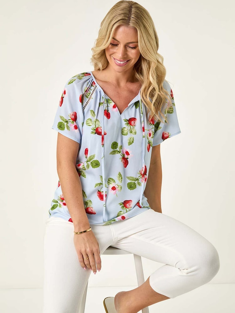 Blusa Roman Petite com acabamento em renda e morango - Imagem 1 de 5
