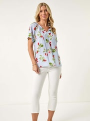 Blusa Roman Petite com acabamento em renda e morango - Imagem 2 de 5