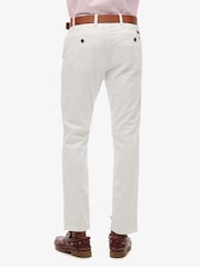 Pantalones chinos International de Superdry - Imagen 2 de 5