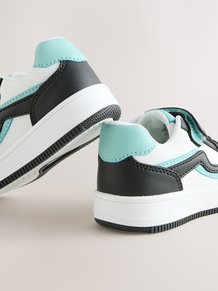 أسود/أبيض - حذاء رياضي برباط قابل للتمدد إغلاق باللمس - صورة 2 من 5 أسود/أبيض - حذاء رياضي برباط قابل للتمدد إغلاق باللمس - صورة 2 من 5