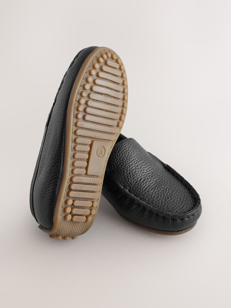 أسود - حذاء سهل اللبس من جلد الشمواه - صورة 5 من 5 أسود - حذاء سهل اللبس من جلد الشمواه - صورة 5 من 5