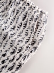 Black/White Beach Summer Shorts - Image 3 of 3