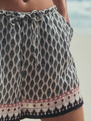 Black/White Beach Summer Shorts - Image 4 of 7