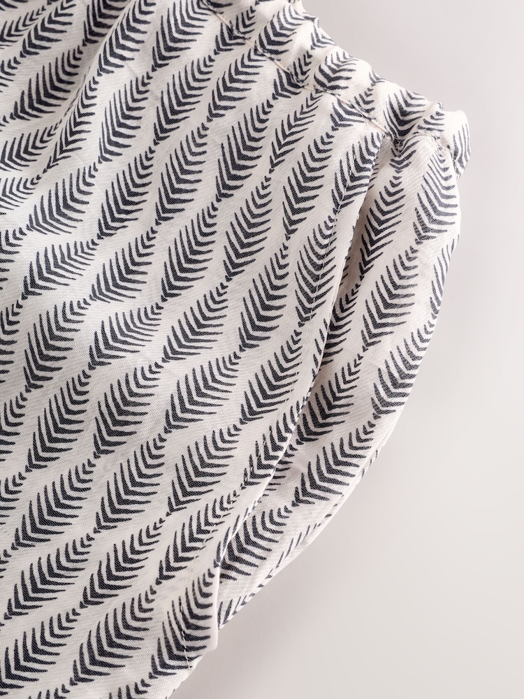 Black/White Beach Summer Shorts - Image 7 of 7