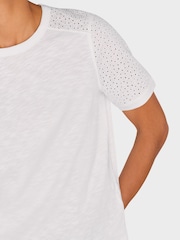 Whistles Broderie Sleeve Detail 100% Cotton T-Shirt - Imagen 4 de 5