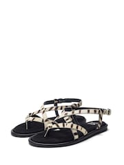 Animal - Moda in Pelle Animal Print Jacaran Flat Criss Cross Sandals - Imagen 2 de 4
