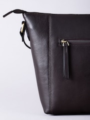 Castanho - Lakeland Leather Castlerigg Cross-Body Bag - Imagem 5 de 9