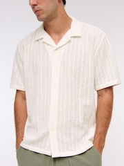 Abercrombie & Fitch Cropped Back Graphic Print Button Through Shirt - Image 5 of 7