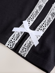 Schwarz - Baker by Ted Baker 2 -teiliges T-Shirt- und Shorts-Set mit Spitzenbesatz - Bild 4 von 10