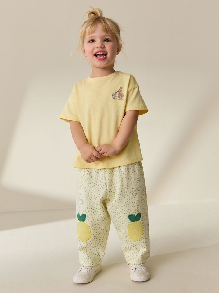 أصفر ليمون - Embellished Barrel Trousers (3mths-7yrs) - صورة 2 من 3 أصفر ليمون - Embellished Barrel Trousers (3mths-7yrs) - صورة 2 من 3