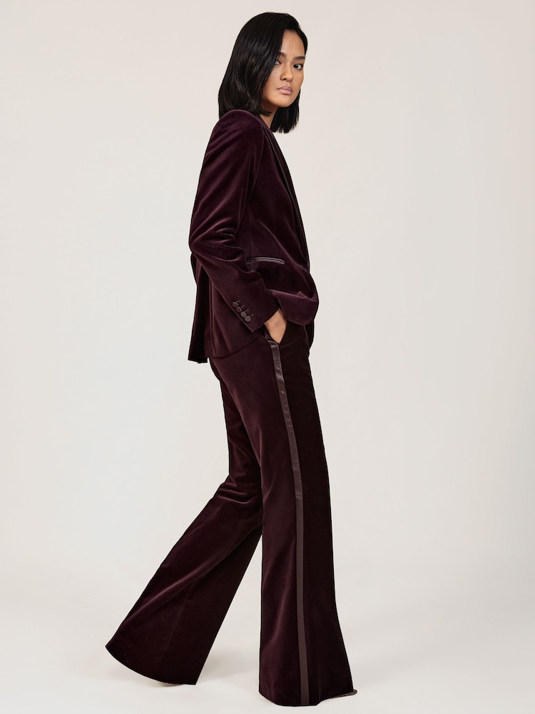عنابي - Reiss Elia Velvet Tuxedo-Stripe Flared Trousers - صورة 1 من 8