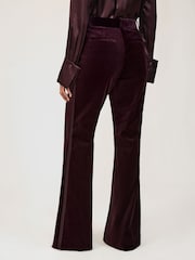 عنابي - Reiss Elia Velvet Tuxedo-Stripe Flared Trousers - صورة 7 من 8