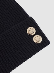 Reiss Bianca Merino Wool Blend Button Beanie With Cashmere - Bild 3 von 3