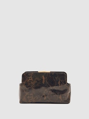 Reiss Bethany Leather Snake-Effect Frame Clutch Bag - صورة 4 من 5