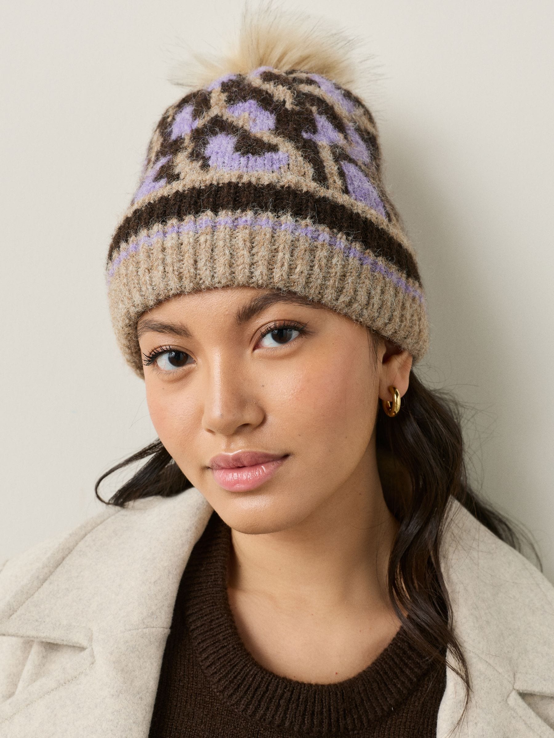Comprar Animal Lilás - Gorro de pompom de malha from Next Brazil
