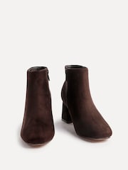 Castanho - Botas de cano curto Linzi Alba Wide Fit salto bloco - Imagem 5 de 7