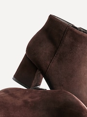 Castanho - Botas de cano curto Linzi Alba Wide Fit salto bloco - Imagem 7 de 7