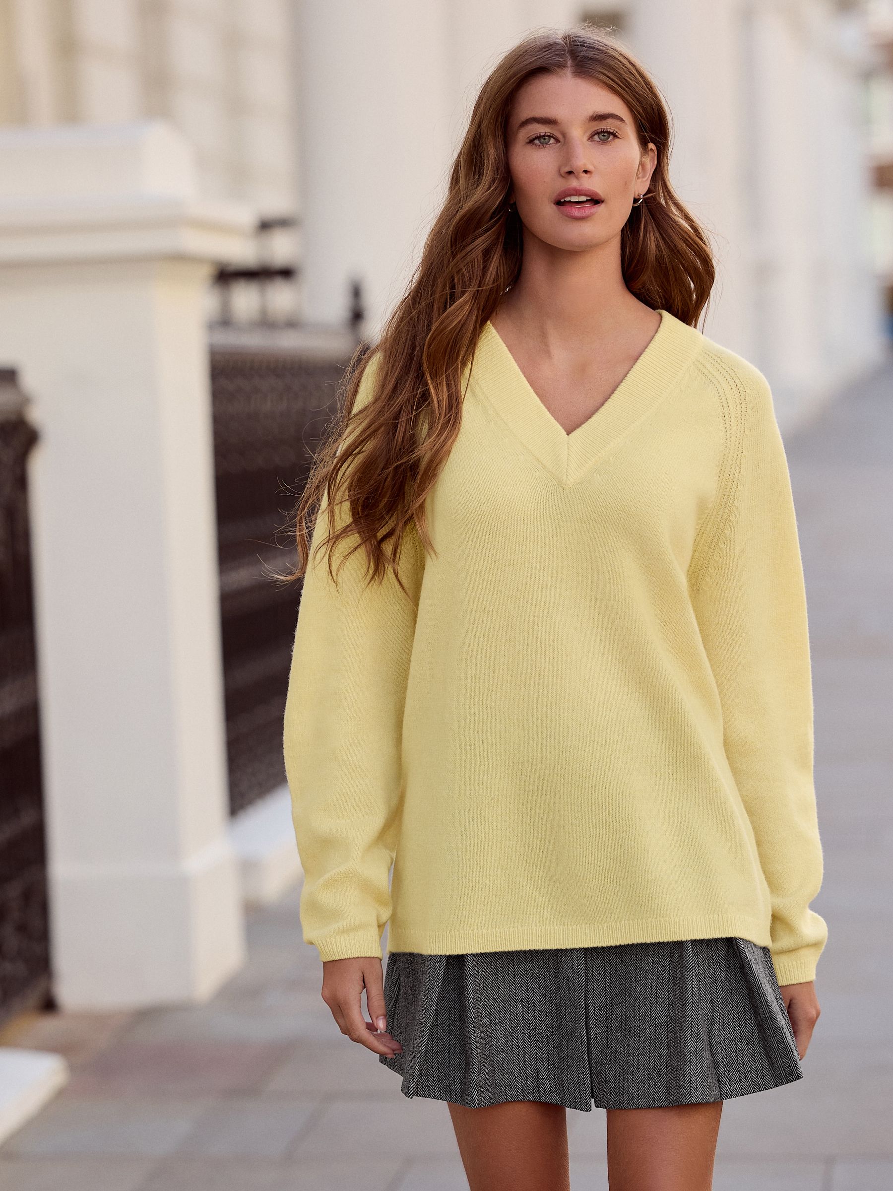 Buy Light Yellow N. Premium 100% Merino Wool V-Neck Jumper from