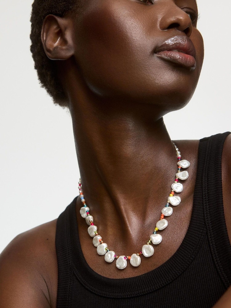 Oliver Bonas White Dakota Faux Pearl Beaded Necklace - Image 4 of 4