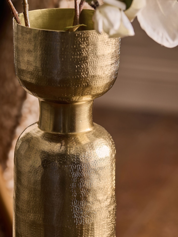 Gold Medium Metal Hammer Texture Vase - Image 2 of 3 Gold Medium Metal Hammer Texture Vase - Image 2 of 3