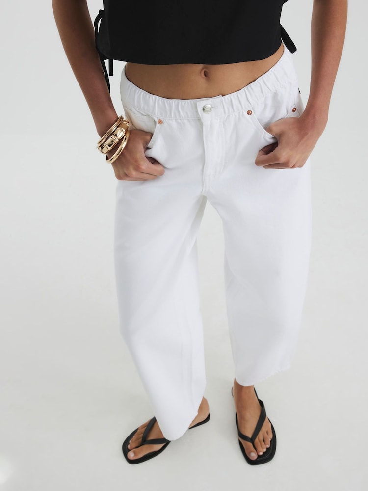 River Island White Loose Fit Elasticated Barrel Jeans - Image 2 of 4 River Island White Loose Fit Elasticated Barrel Jeans - Image 2 of 4