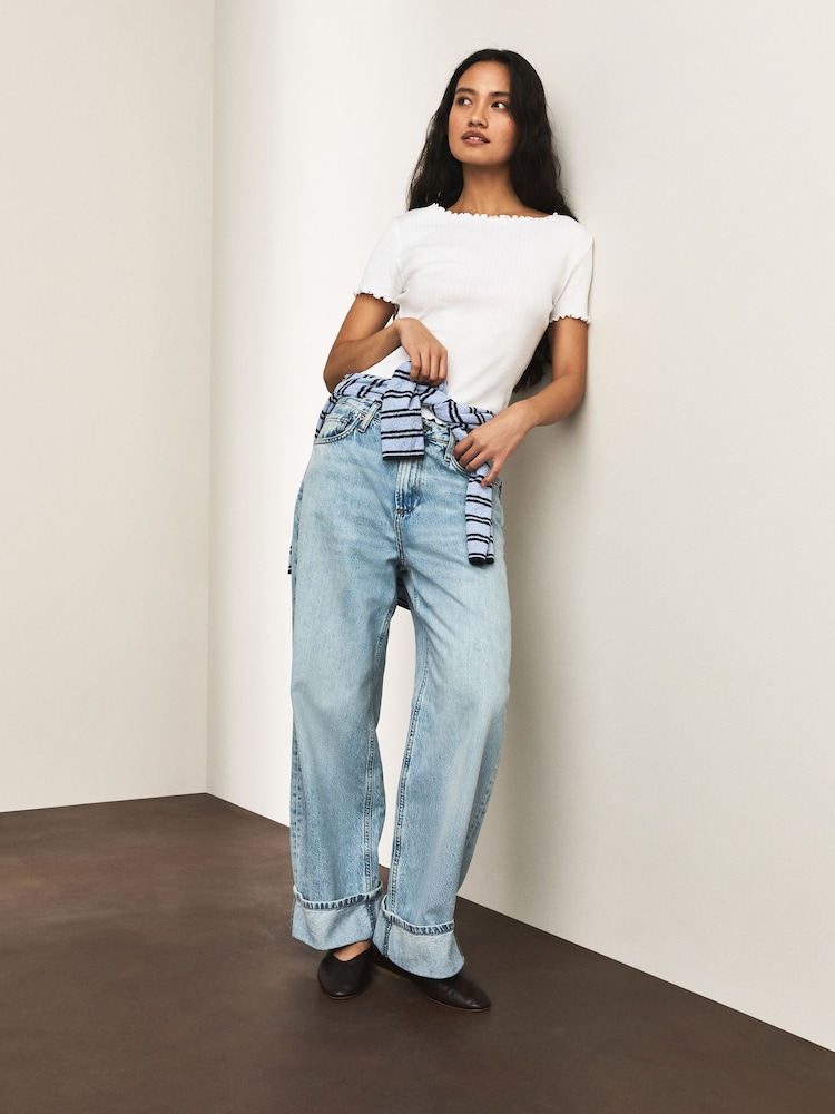 أبيض - تي شيرت بكم قصير بنقوش مخرمة - صورة 2 من 7 أبيض - تي شيرت بكم قصير بنقوش مخرمة - صورة 2 من 7