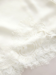 シャンパンゴールド - サテン ショートパンツ レーストリム付き - 画像 8 / 8