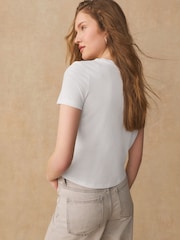 White Embellished Neck Chain Short Sleeve Crew Neck T-Shirt - Image 4 of 7