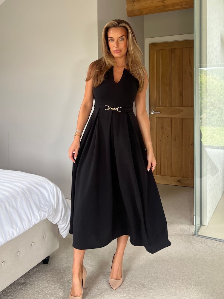 Girl In Mind Ameya Notch Neck Sleeveless Midi Dress - Imagen 1 de 5 Girl In Mind Ameya Notch Neck Sleeveless Midi Dress - Imagen 1 de 5