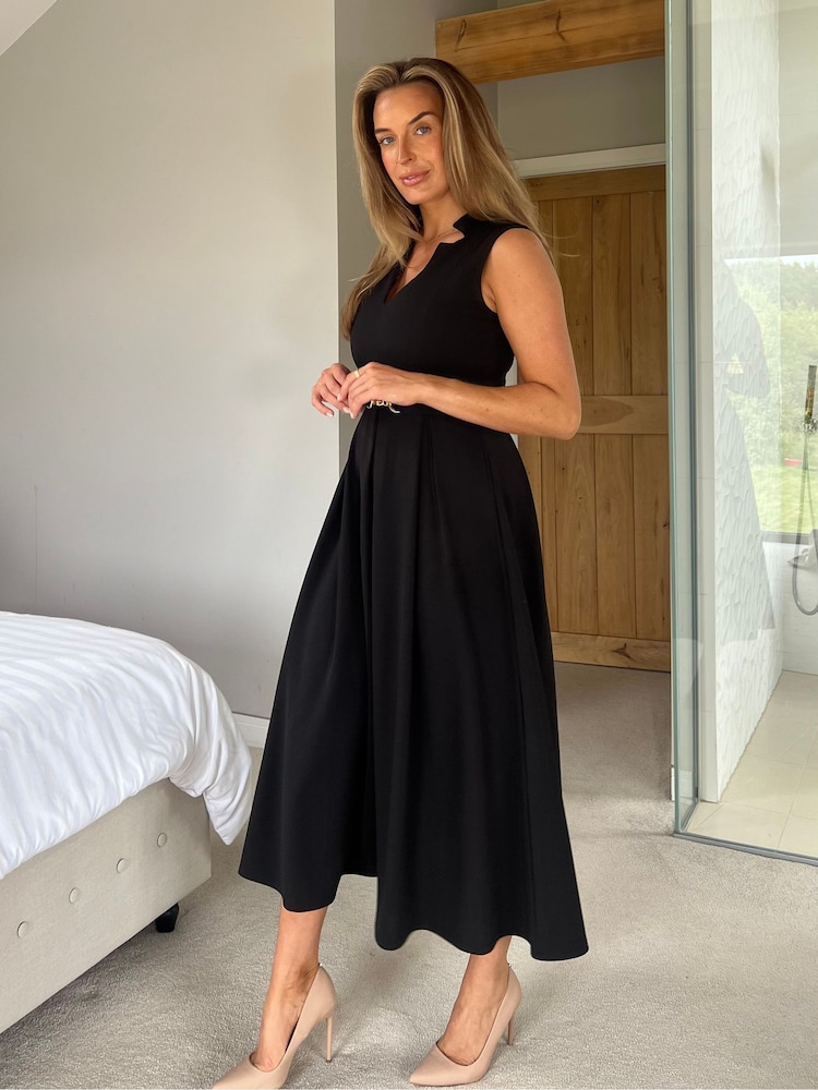 Girl In Mind Ameya Notch Neck Sleeveless Midi Dress - Imagen 2 de 5 Girl In Mind Ameya Notch Neck Sleeveless Midi Dress - Imagen 2 de 5