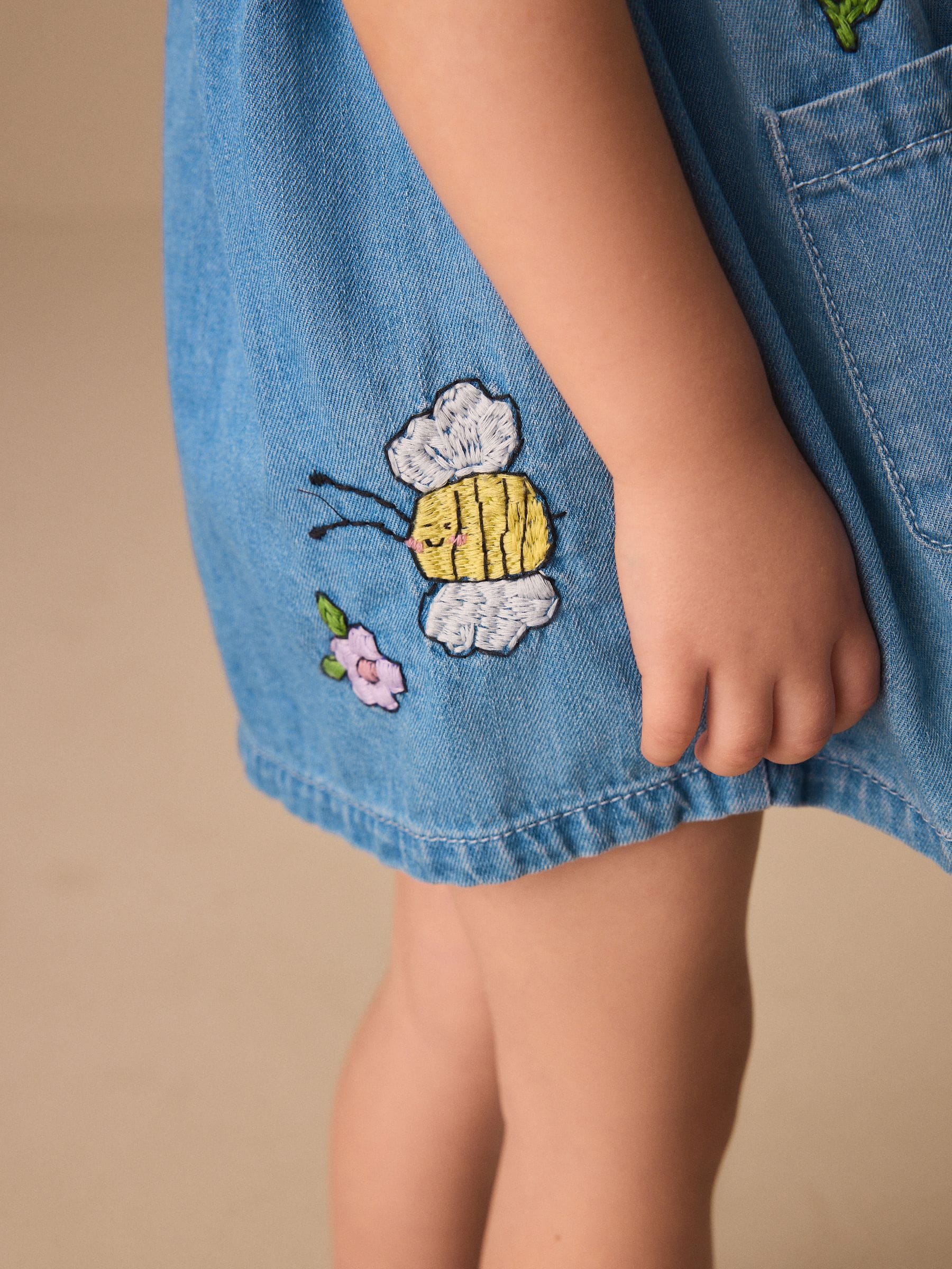 Next：日本 キャラクター 刺繍入り - 襟付き デニム ワンピース（3 か